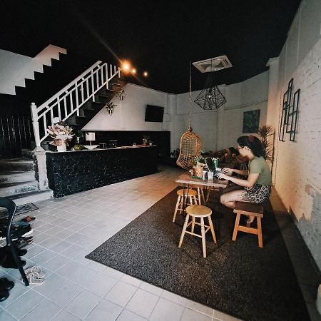 111 Hutton Lane Ostello George Town Esterno foto