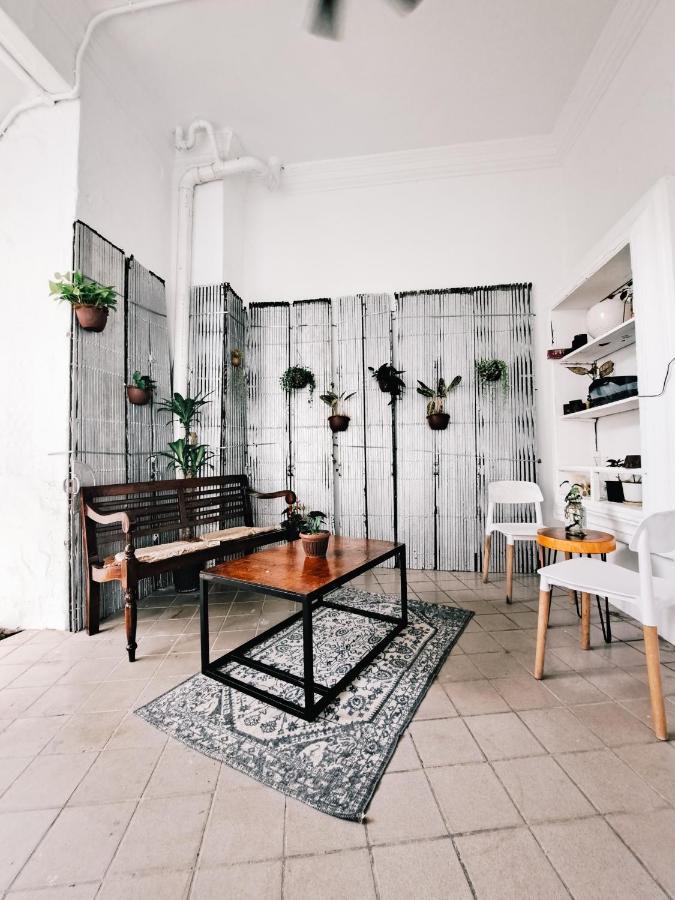 111 Hutton Lane Ostello George Town Esterno foto